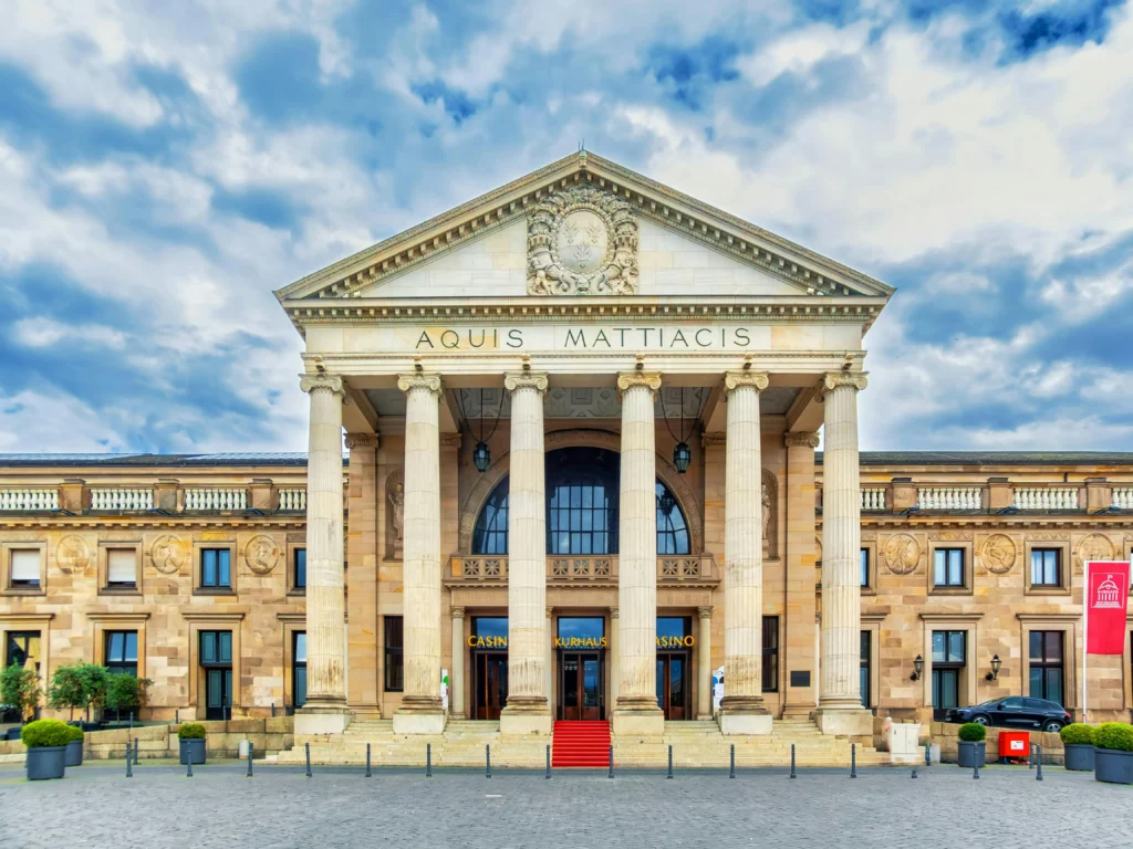 Kurhaus Wiesbaden – direkt neben unserer Praxis